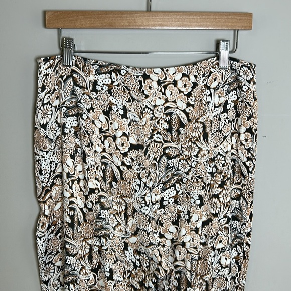 Anthropologie Satin Flare Leg Paisley Print Pants Tan Beige High Rise Sz 10 - Picture 8 of 14